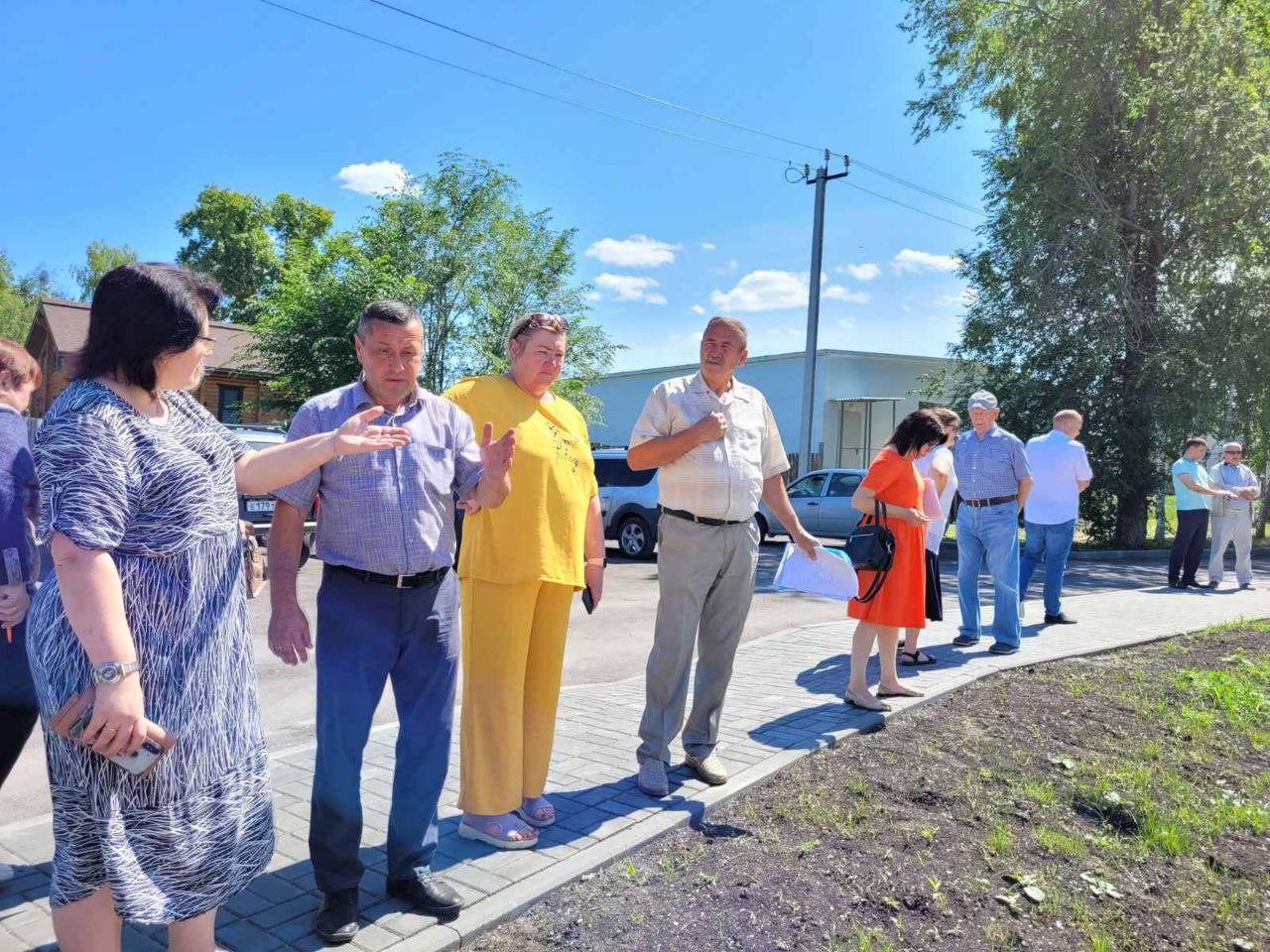 В Сенгилее по нацпроекту «Жильё и городская среда» завершаются благоустроительные работы второго этапа в парке «Молодёжный&quot;..